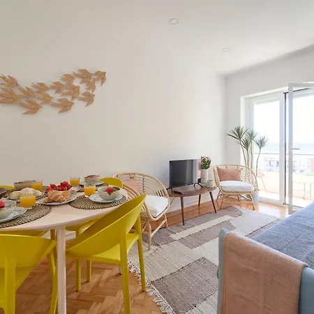 Belem River View W Amazing Balcony, By Timecooler Apartment